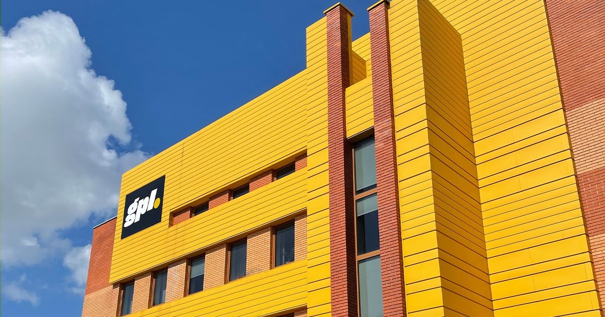 Фасад від заводу Мехбуд для логістичної компанії