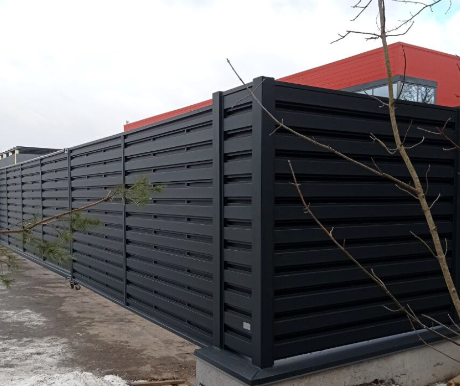 забор металлический