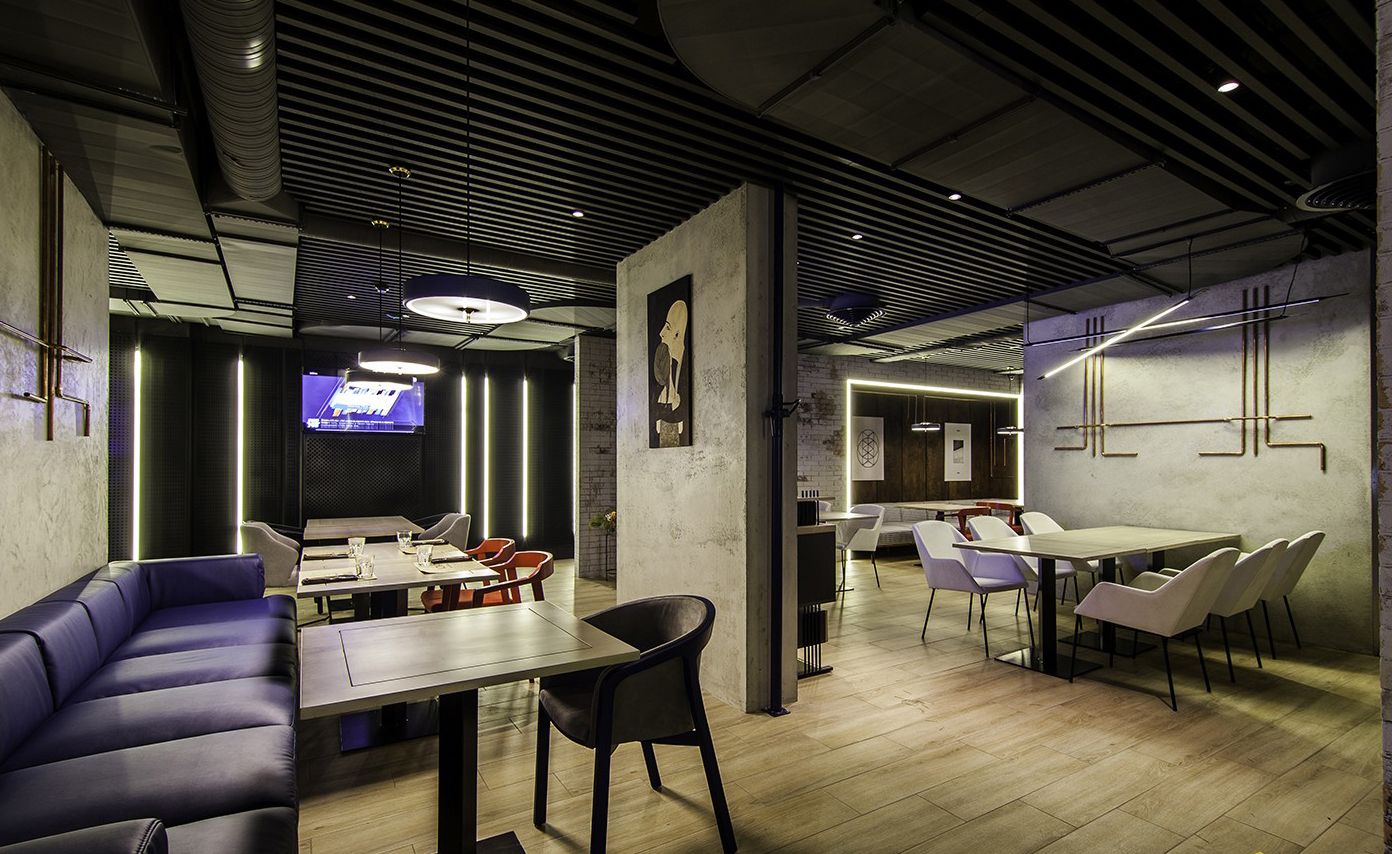 Стеля у кафе