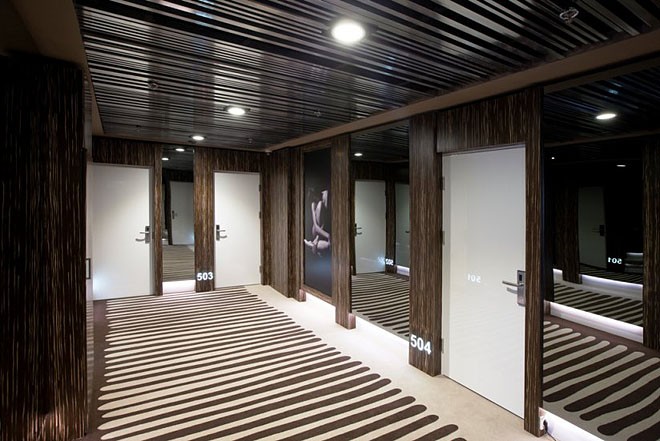 Стеля у коридор ресторану