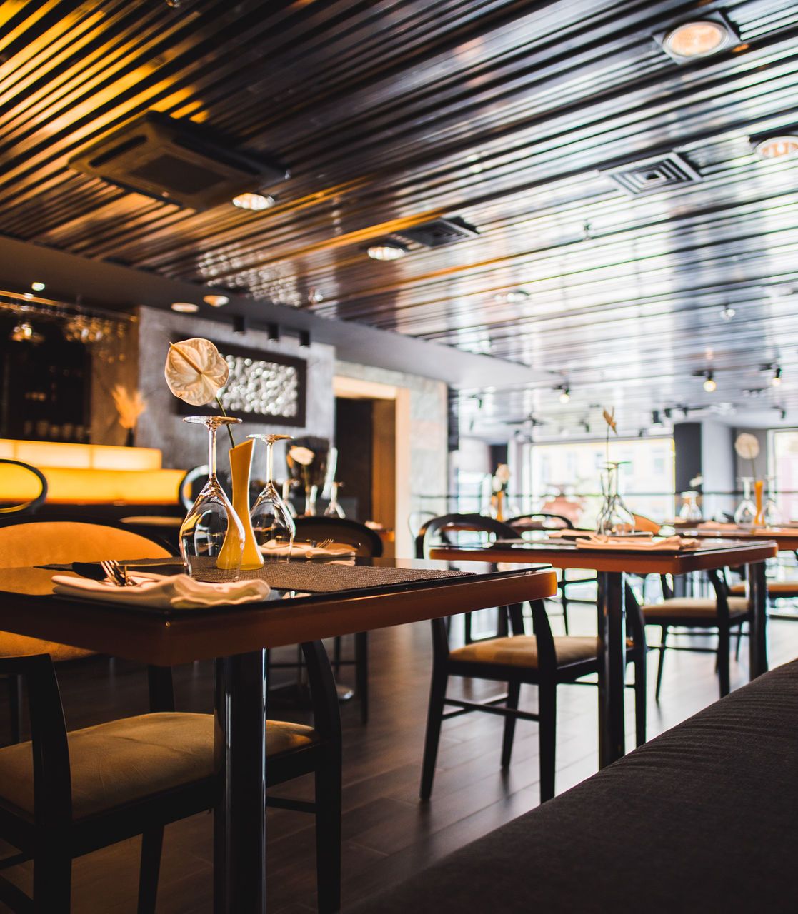 Стеля у кафе