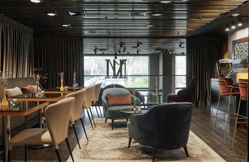 Стеля у ресторан готелю