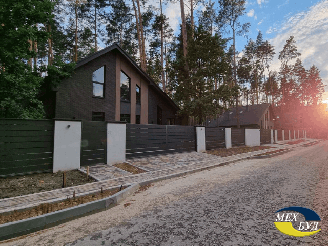 Паркан для котеджного містечка