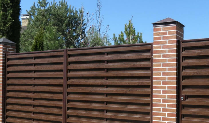 фото заборов и ворот